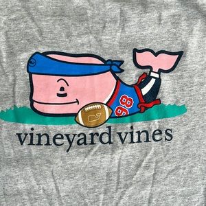 Vineyard Vines boys T-shirt – flag football theme – size XL/18